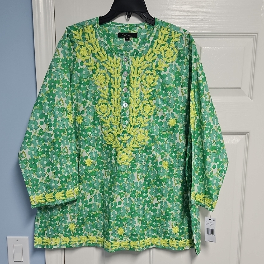 Calessa‎ 3/4 Sleeve 1/4 Button Front Tunic: Green Floral/Yellow Detail: Size- 1X
